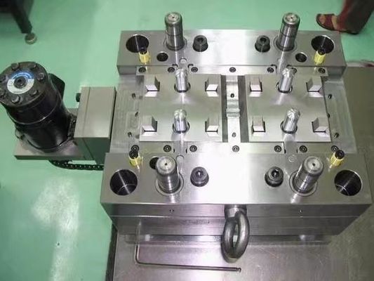 Chinese precise injection mould and plastic moulding making product customized design, size and color